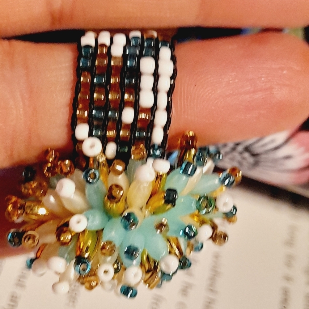 Stretchy Beaded Cluster Star Burst Colorful Beaded Statement Ring - Picture 3 of 6